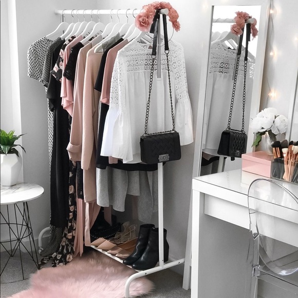 Meet your Posher, Geri - Picture 1 of 3